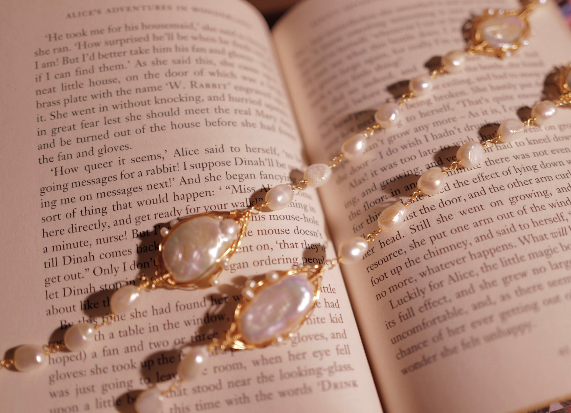 Ivory Reverie (Baroque pearls long necklace)